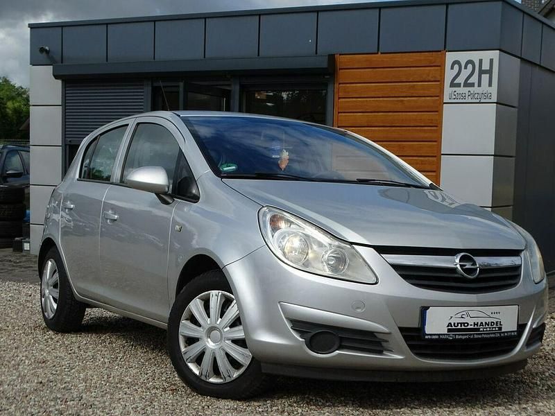 Używany Opel Corsa 75 KM (55 kW) 2009 Biały Hatchback