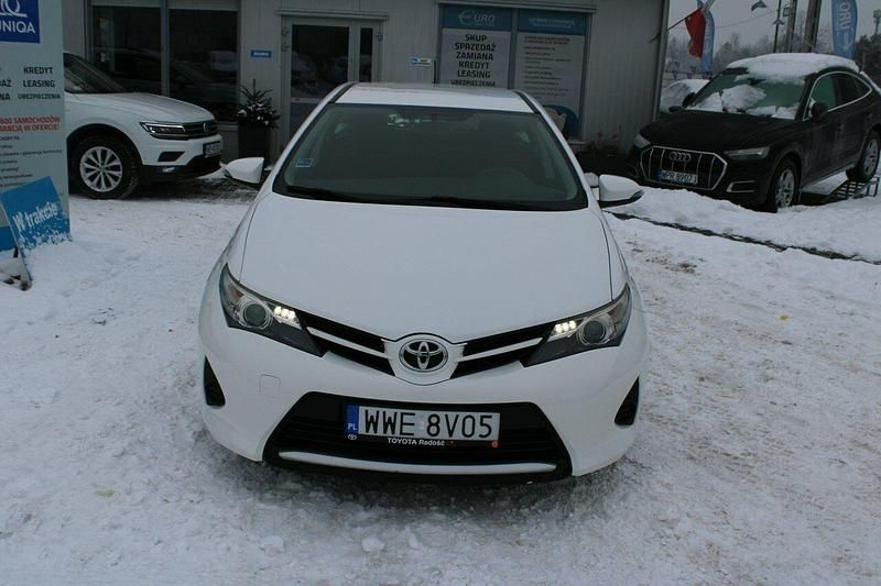 Używany Toyota Auris 90 KM (66 kW) 2015 Biały Kombi