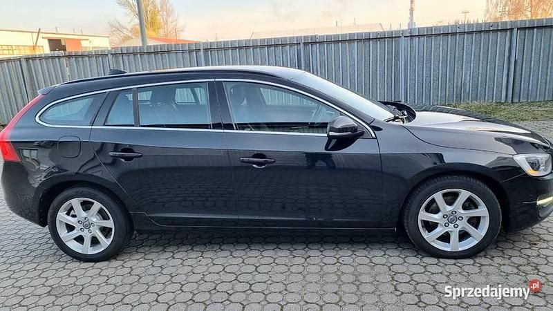 Używany Volvo V60 2014 Czarny Kombi