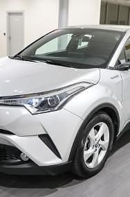 Używany Toyota C-HR Premium 122 KM (89 kW) 2019 Srebrny SUV