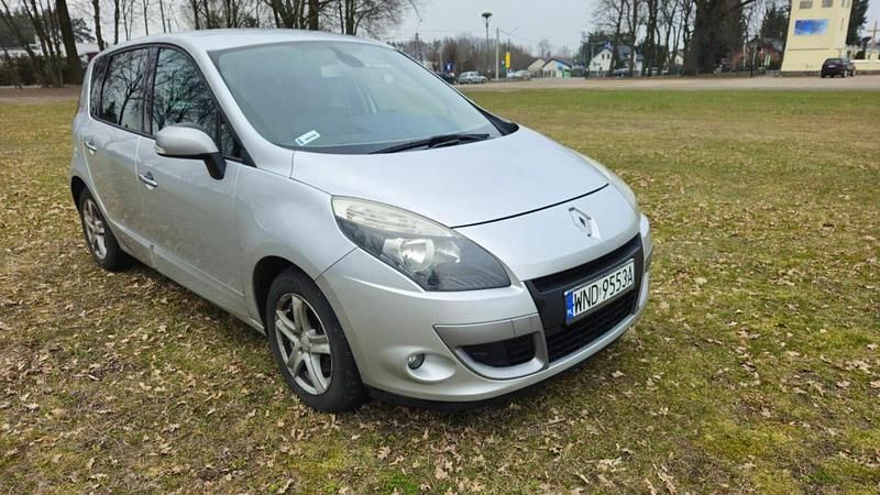 Srebrny Używany 2010 Renault Scénic Minivan | 17 800 zł (Dość drogi) - Obraz 1/4