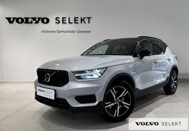 Srebrny Używany 2022 Volvo XC40 SUV | 134 900 zł (Uczciwa cena) - Obraz 1/3