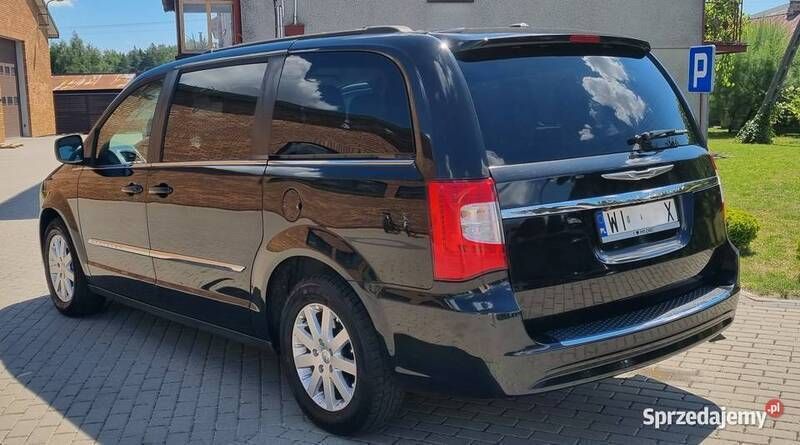Używany 2016 Chrysler Town & Country | 49 900 zł - Obraz 1/4