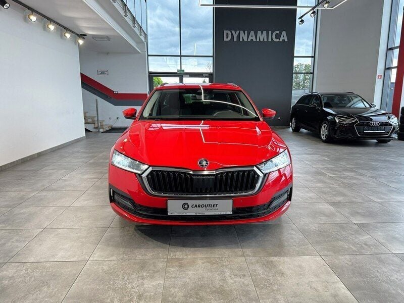 Czerwony Używany 2021 Skoda Octavia Ambition Kombi | 74 900 zł (Uczciwa cena) - Obraz 1/2
