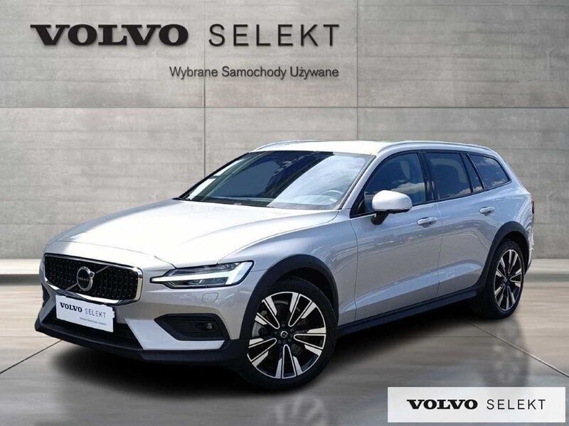 Srebrny Używany 2024 Volvo V60 CC Kombi | 219 900 zł (Uczciwa cena) - Obraz 1/3