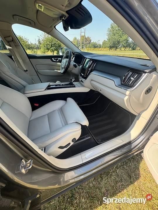 Używany Volvo XC60 2019 Szary SUV