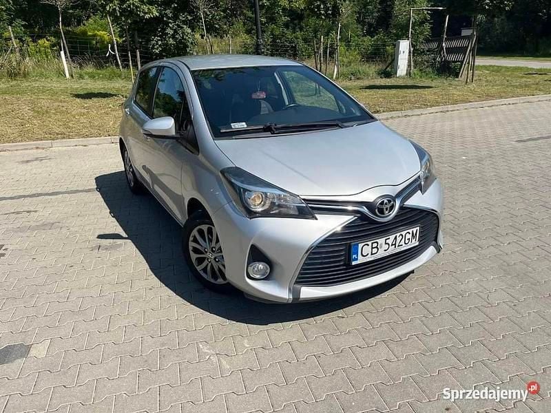 Używany Toyota Yaris Premium 99 KM (72 kW) 2016 Hatchback