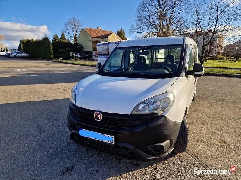 Biały Używany 2015 Fiat Doblò Minivan | 23 900 zł (Uczciwa cena) - Obraz 1/4