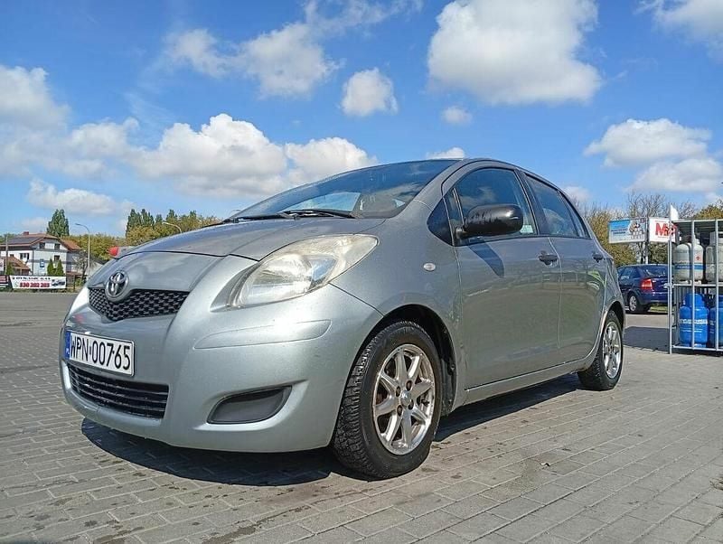 Srebrny Używany 2008 Toyota Yaris Hatchback | 5000 zł - Obraz 1/4