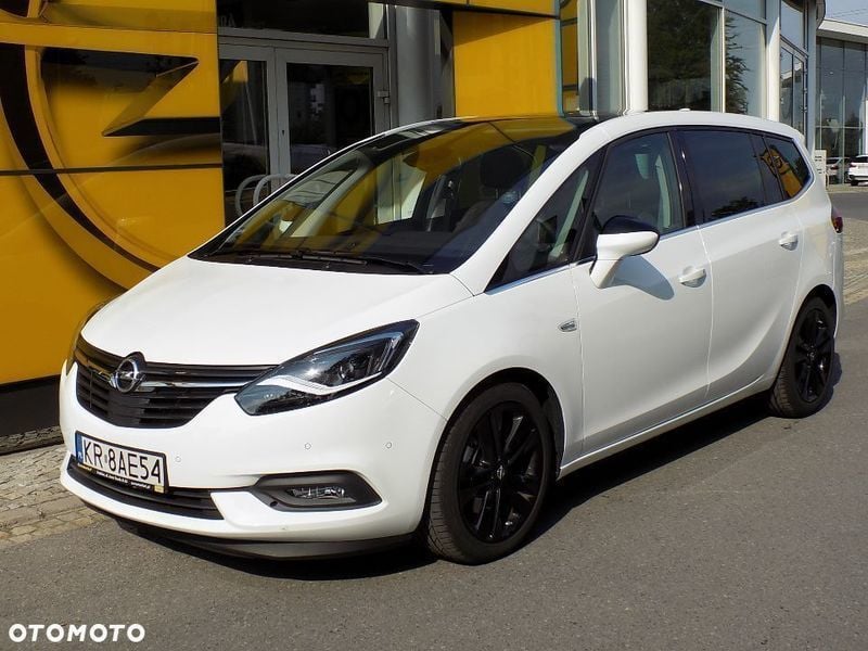 Opel zafira c рестайлинг
