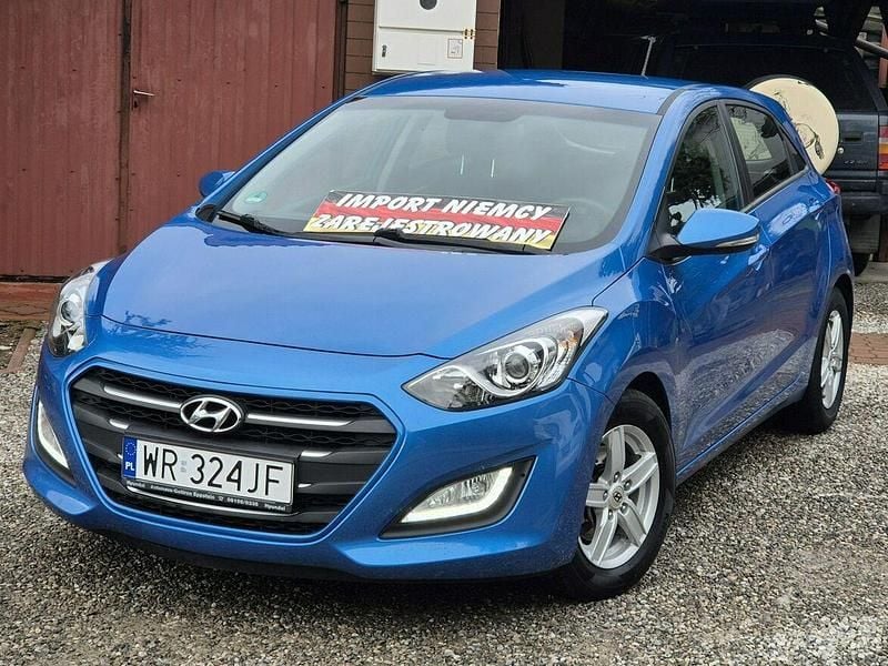 Używany Hyundai i30 100 KM (73 kW) 2016 Niebieski Hatchback