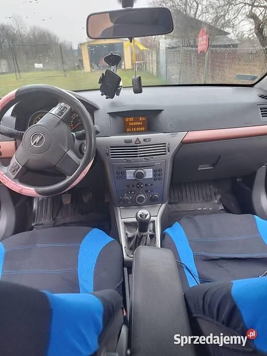Używany Opel Astra 2003 Czarny Hatchback