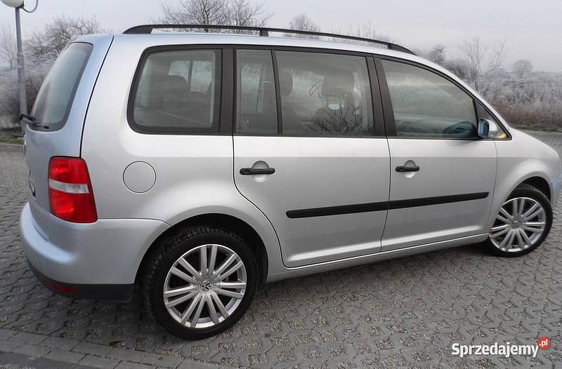 Używany VW Touran 2004 Srebrny Minivan