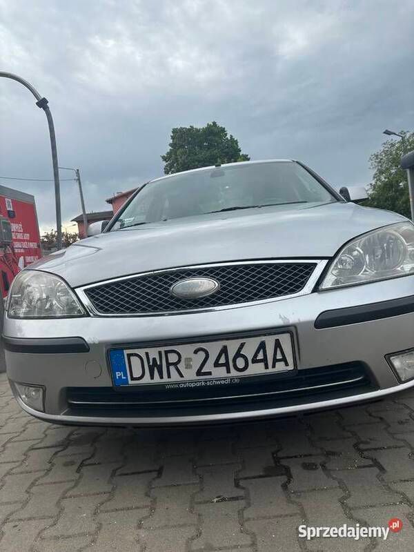Używany Ford Mondeo 2003 Srebrny Sedan/Limuzyna