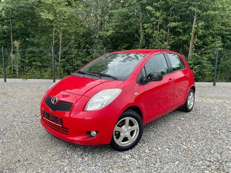 Używany Toyota Yaris 87 KM (63 kW) 2007 Czerwony (metalik) Hatchback