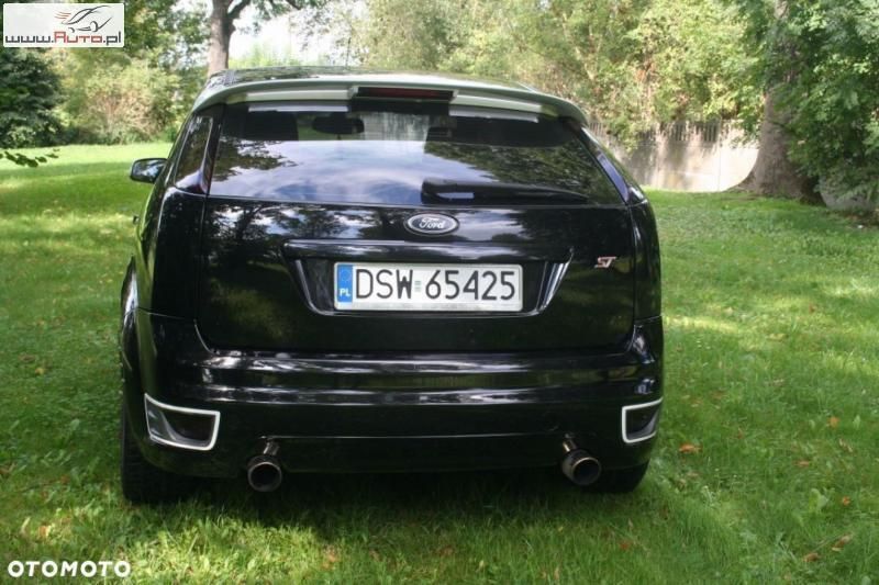 Używany Ford Focus 225 KM (165 kW) 2007 Czarny (metalik, perła) Coupe