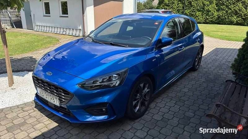 Niebieski Używany 2018 Ford Focus ST-Line Hatchback | 52 000 zł - Obraz 1/4