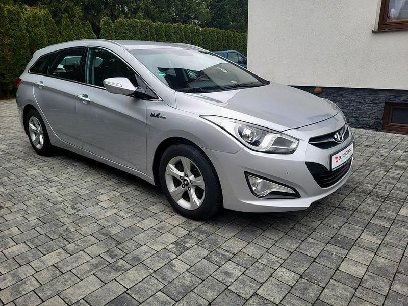 Używany Hyundai i40 115 KM (84 kW) 2013 Szary (metalik, perła) Sedan/Limuzyna