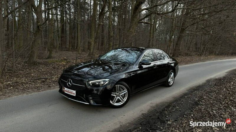 Czarny Używany 2022 Mercedes E220 Sedan/Limuzyna | 197 500 zł - Obraz 1/4