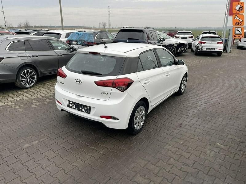Używany Hyundai i20 75 KM (55 kW) 2018 Biały Hatchback