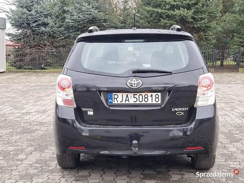 Używany Toyota Verso 2009 Czarny Minivan