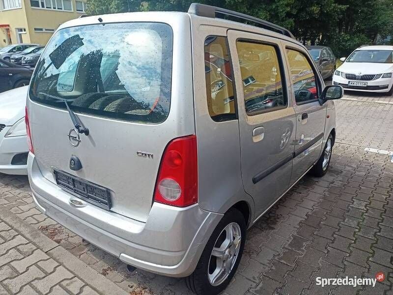 Używany Opel Agila 2005 Srebrny Hatchback