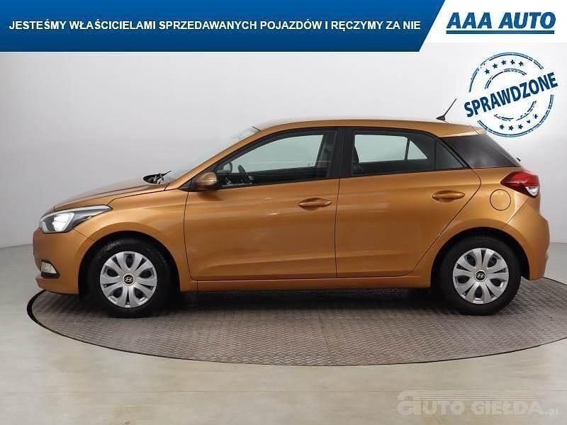 Używany Hyundai i20 101 KM (74 kW) 2016 Pomarańczowy