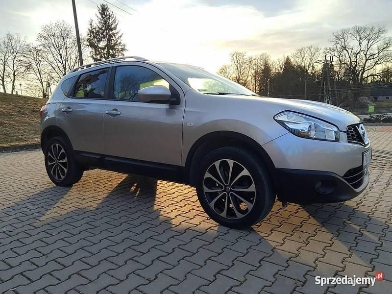 Używany Nissan Qashqai 2012 Srebrny SUV