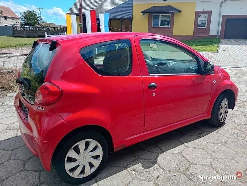 Używany Toyota Aygo 68 KM (50 kW) 2009 Czerwony Hatchback