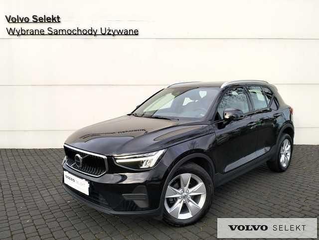 Czarny Używany 2023 Volvo XC40 SUV | 128 900 zł (Uczciwa cena) - Obraz 1/3