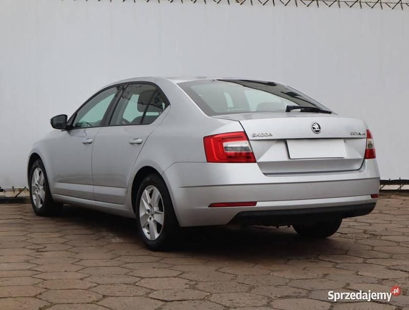 Używany Skoda Octavia 150 KM (110 kW) 2017 Srebrny Hatchback