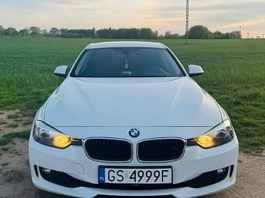 Biały Używany 2012 BMW 316 Sedan/Limuzyna | 35 500 zł - Obraz 1/4
