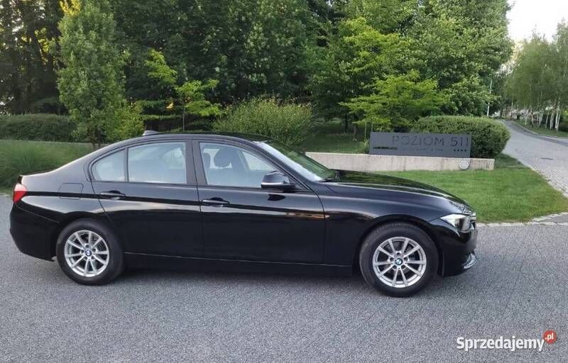 Czarny Używany 2016 BMW 318 Sedan/Limuzyna | 54 800 zł - Obraz 1/4