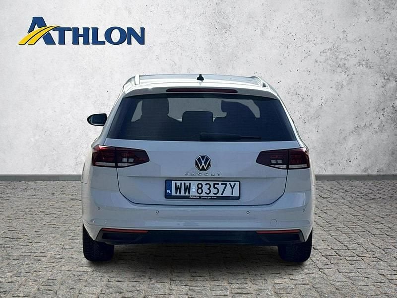 Używany VW Passat 150 KM (110 kW) 2023 Biały Kombi