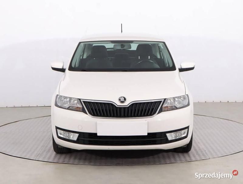 Biały Używany 2017 Skoda Rapid Hatchback | 36 999 zł (Dość drogi) - Obraz 1/4