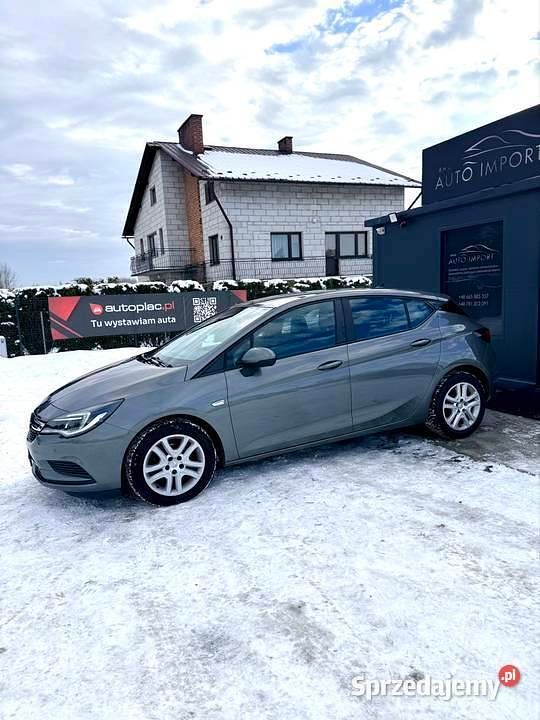 Używany Opel Astra 2018 Szary Hatchback