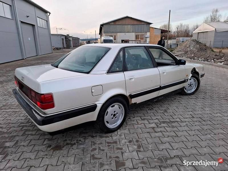 Używany Audi V8 1992 Sedan/Limuzyna