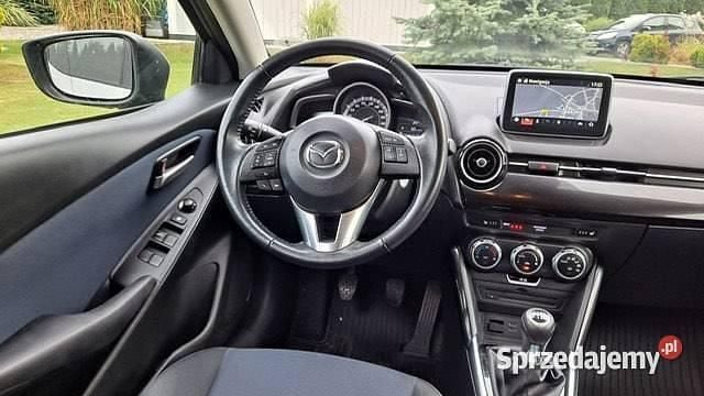Używany Mazda 2 2016 Srebrny Hatchback