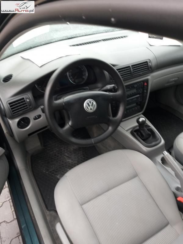 Zielony ciemny (metalik, perła) Używany 2004 VW Passat Sedan/Limuzyna | 16 200 zł - Obraz 1/3