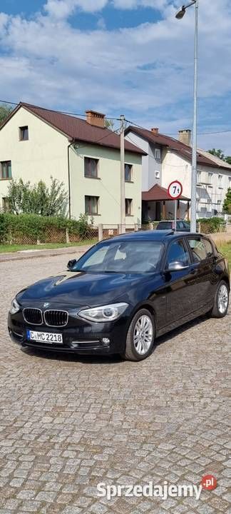 Czarny Używany 2015 BMW 118 Sport Line Hatchback | 55 500 zł - Obraz 1/4