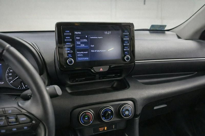 Używany Toyota Yaris 125 KM (91 kW) 2021 Biały Hatchback