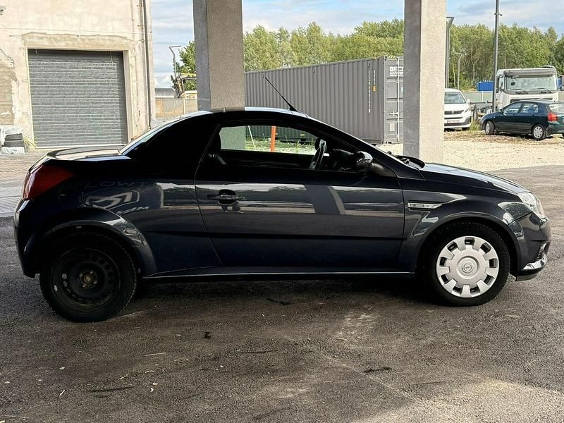 Używany Opel Tigra 90 KM (66 kW) 2007 Szary (metalik) Kabriolet