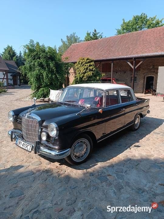 Używany Mercedes 190 1964 Sedan/Limuzyna