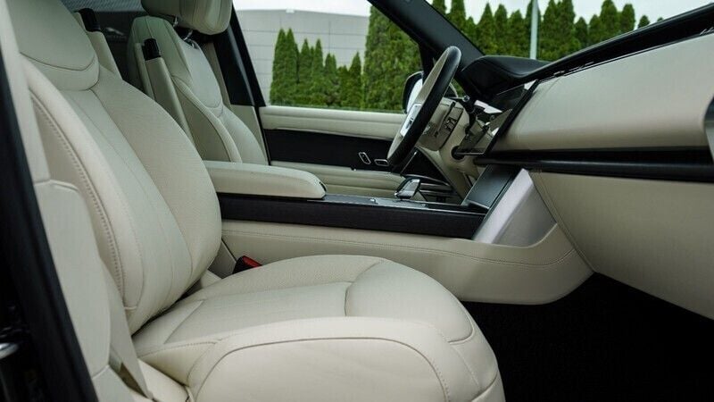 Używany Land Rover Range Rover Autobiography 2024 Santorini black SUV