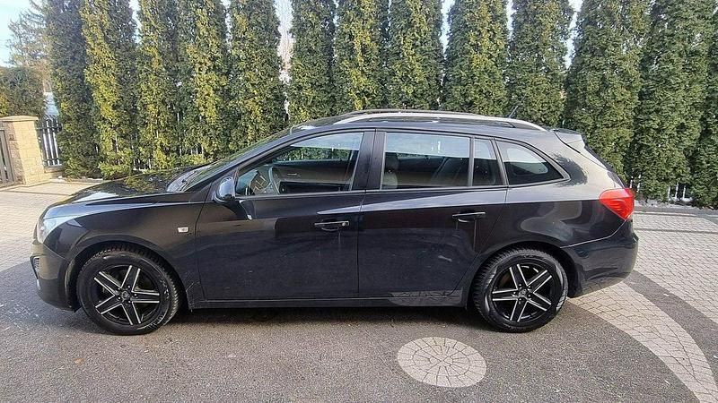 Używany Chevrolet Cruze 130 KM (95 kW) 2013 Czarny Kombi