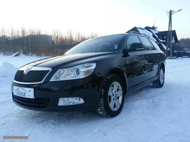 Czarny (metalik) Używany 2010 Skoda Octavia Sedan/Limuzyna | 42 900 zł - Obraz 1/1