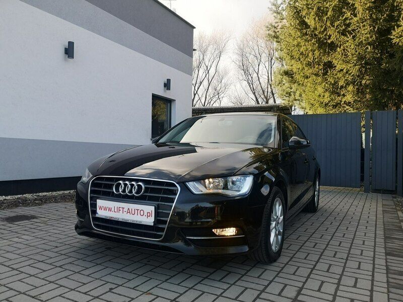 Czarny (metalik) Używany 2016 Audi A3 Hatchback | 47 900 zł (Uczciwa cena) - Obraz 1/4