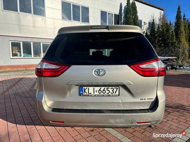 Używany Toyota Sienna XLE 2017 Minivan