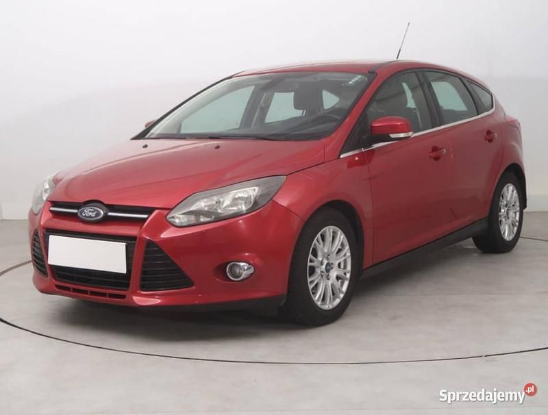 Używany Ford Focus 2011 Bordowy Hatchback