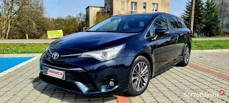 Inny kolor Używany 2015 Toyota Avensis Executive Kombi | 43 900 zł (Dość drogi) - Obraz 1/4